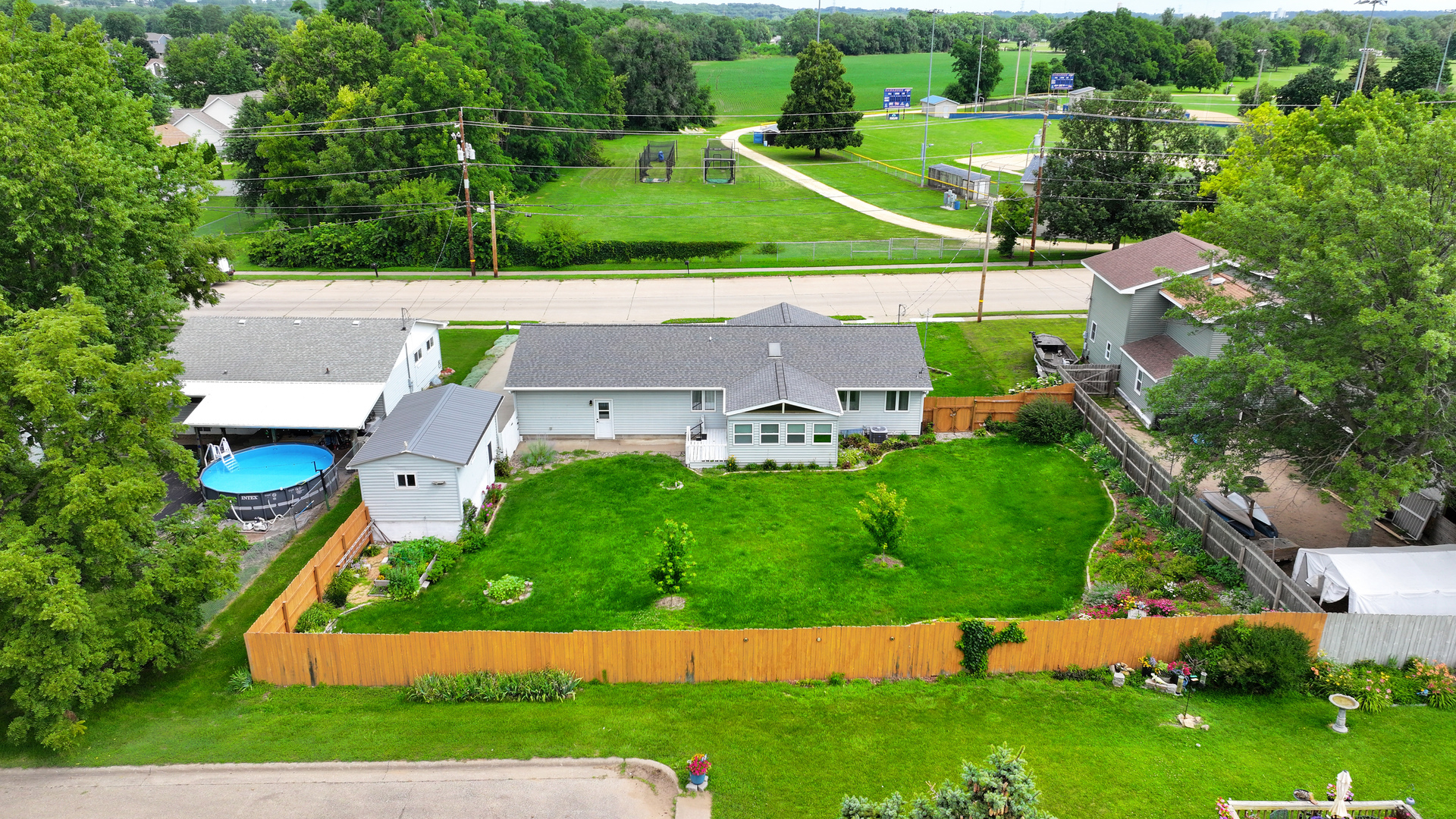 1815 9th Street Camanche, IA 52730 - Photo 4 of 37