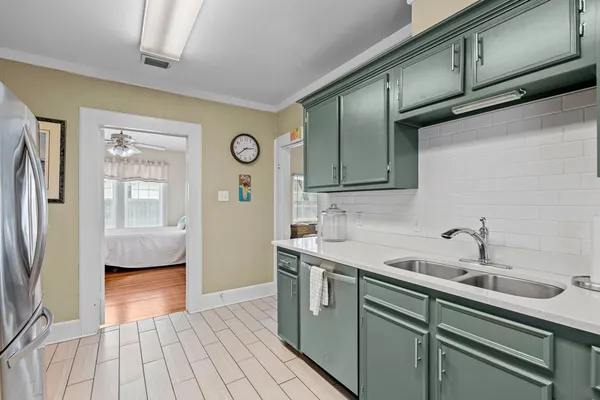 $2,000 | 705 Wood Street, Rockport, TX 78382