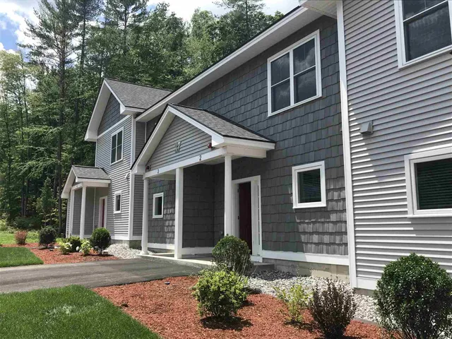$3,190 | 37 East Ridge Drive, Unit 2, Milford, NH 03055
