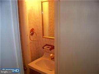 1001 Grant Road Folcroft, PA 19032 - Photo 12 of 12 Bathroom