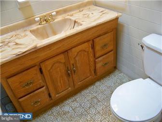 1001 Grant Road Folcroft, PA 19032 - Photo 8 of 12 Bathroom