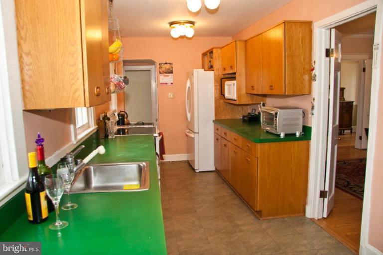 400 Woodlawn Road Baltimore, MD 21210 - Photo 11 of 30 Kitchen #2