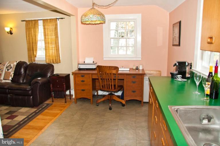 400 Woodlawn Road Baltimore, MD 21210 - Photo 12 of 30 Kitchen #3