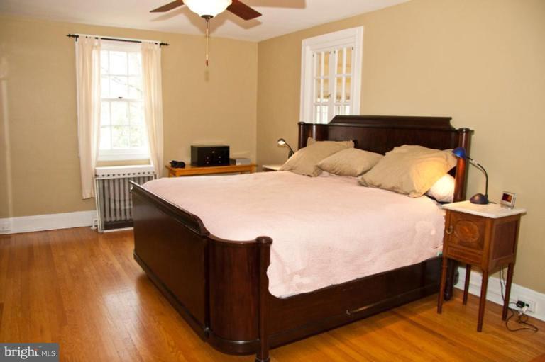 400 Woodlawn Road Baltimore, MD 21210 - Photo 16 of 30 Master Bedroom