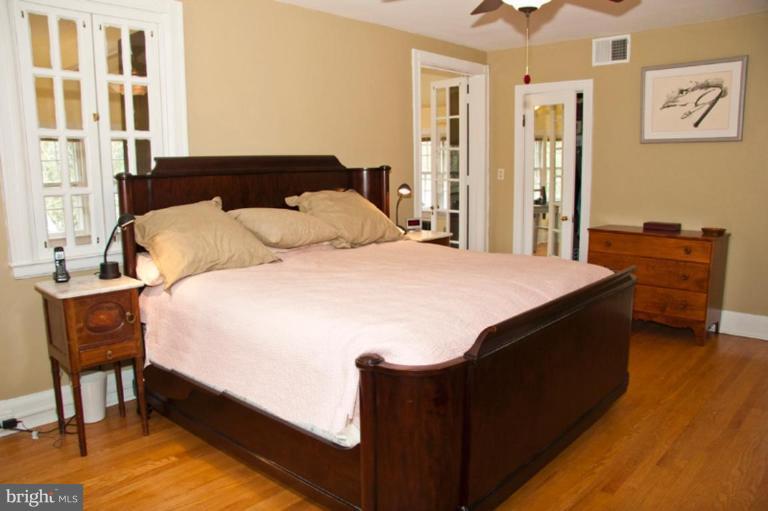 400 Woodlawn Road Baltimore, MD 21210 - Photo 17 of 30 Master Bedroom #2