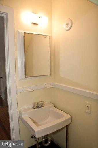 400 Woodlawn Road Baltimore, MD 21210 - Photo 19 of 30 Bath #3