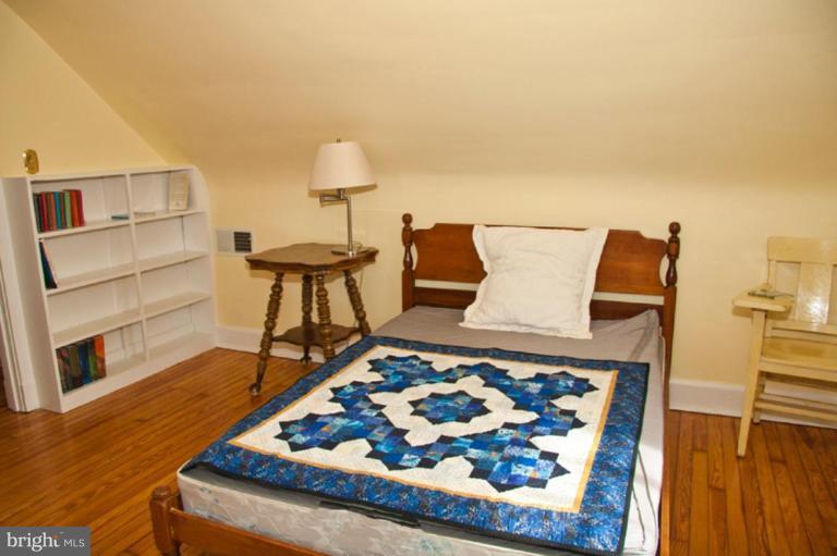 400 Woodlawn Road Baltimore, MD 21210 - Photo 21 of 30 Bedroom #4