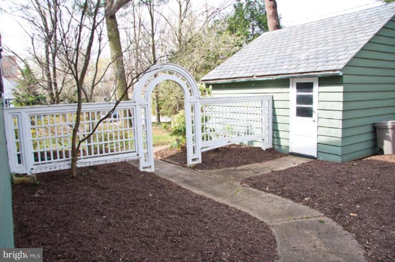 400 Woodlawn Road Baltimore, MD 21210 - Photo 27 of 30 Garage 2