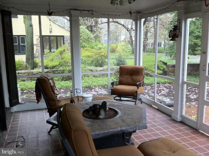 400 Woodlawn Road Baltimore, MD 21210 - Photo 28 of 30 Porch