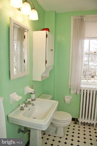 400 Woodlawn Road Baltimore, MD 21210 - Photo 6 of 30 Bath #1