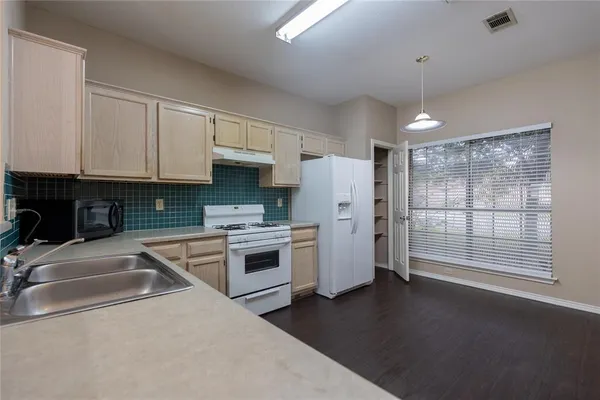 $1,825 | 815 Black Locust Drive West, Pflugerville, TX 78660