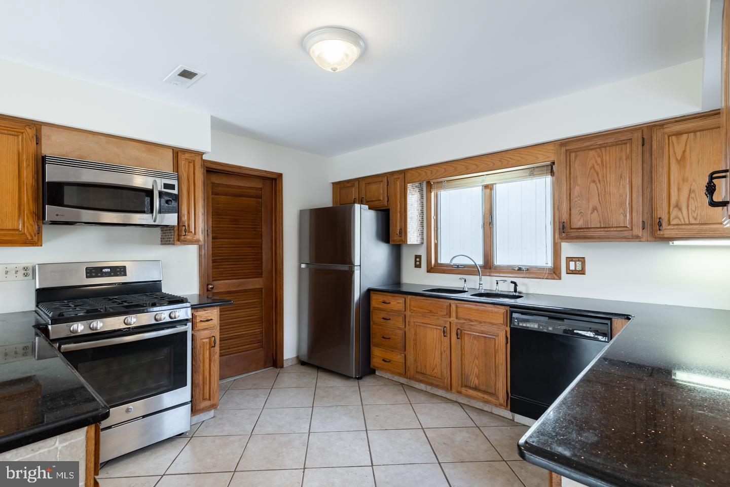 164 Chesterfield Georgetown Road Chesterfield, NJ 08515 - Photo 11 of 33