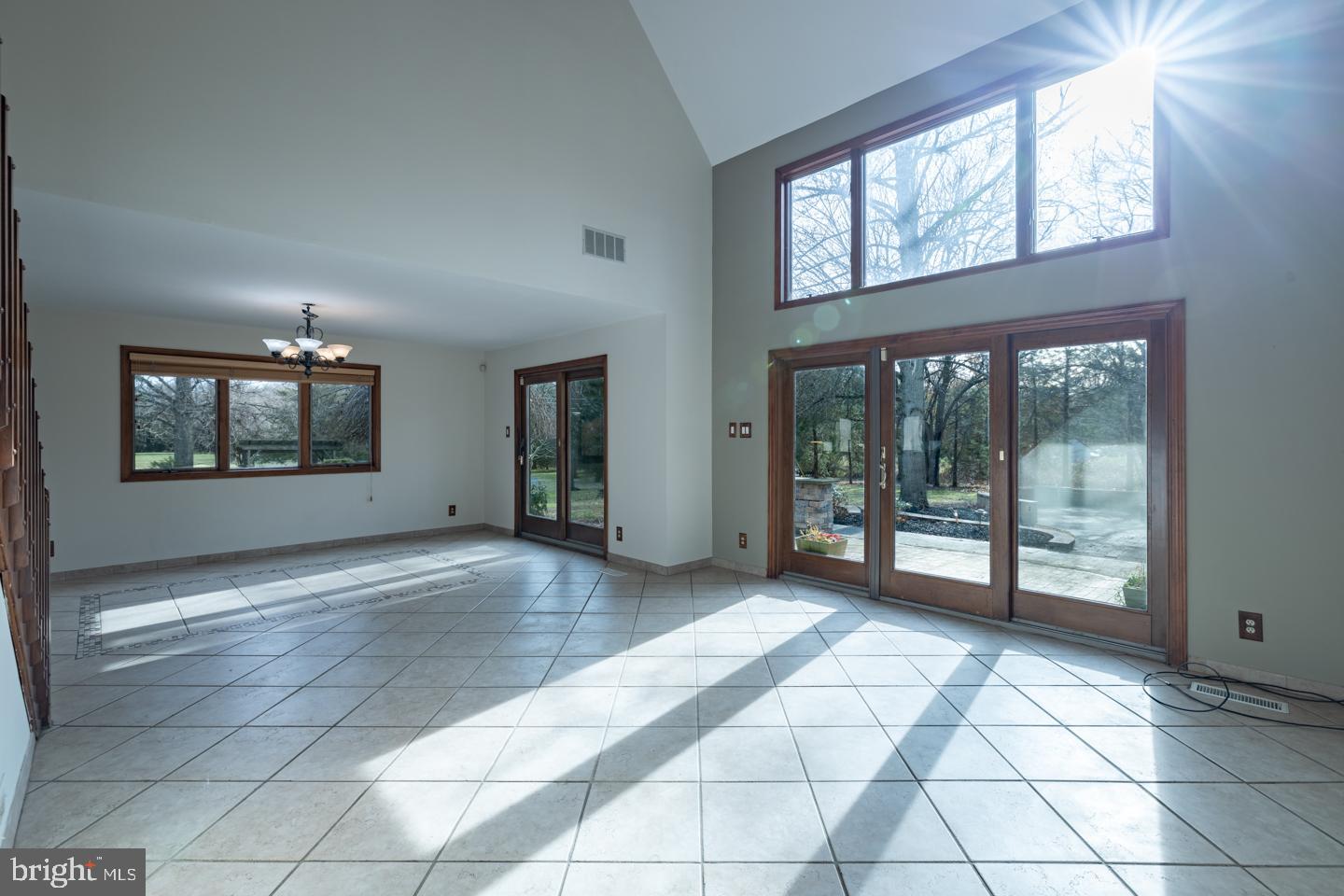 164 Chesterfield Georgetown Road Chesterfield, NJ 08515 - Photo 5 of 33