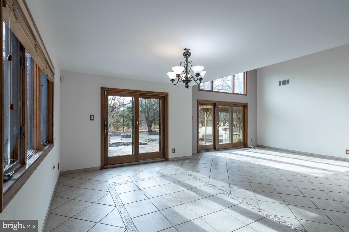 164 Chesterfield Georgetown Road Chesterfield, NJ 08515 - Photo 6 of 33
