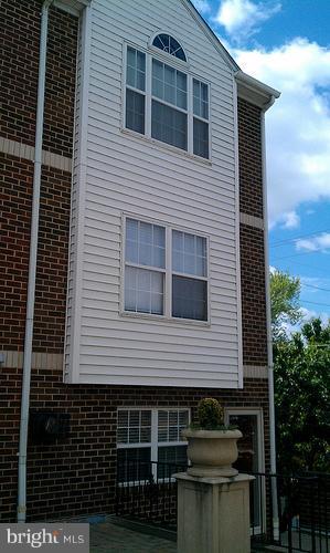 3020 South Glebe Road Arlington, VA 22206 - Photo 1 of 16 Exterior (Front)