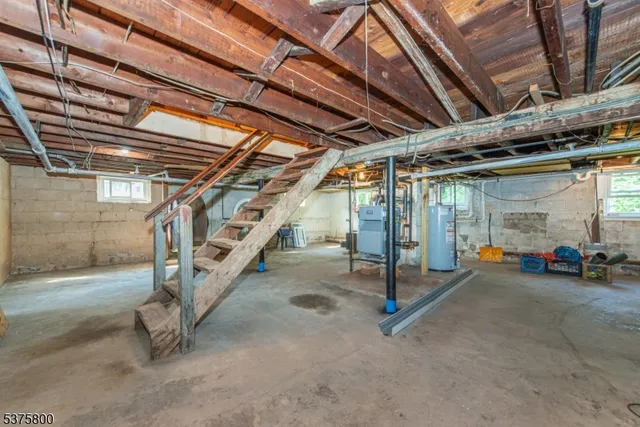 $569,900 | 410 Horseneck Road, Fairfield, NJ 07004