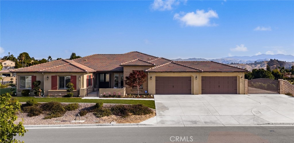 16105 Perry Heights Drive Riverside, CA 92504 - Photo 3 of 60