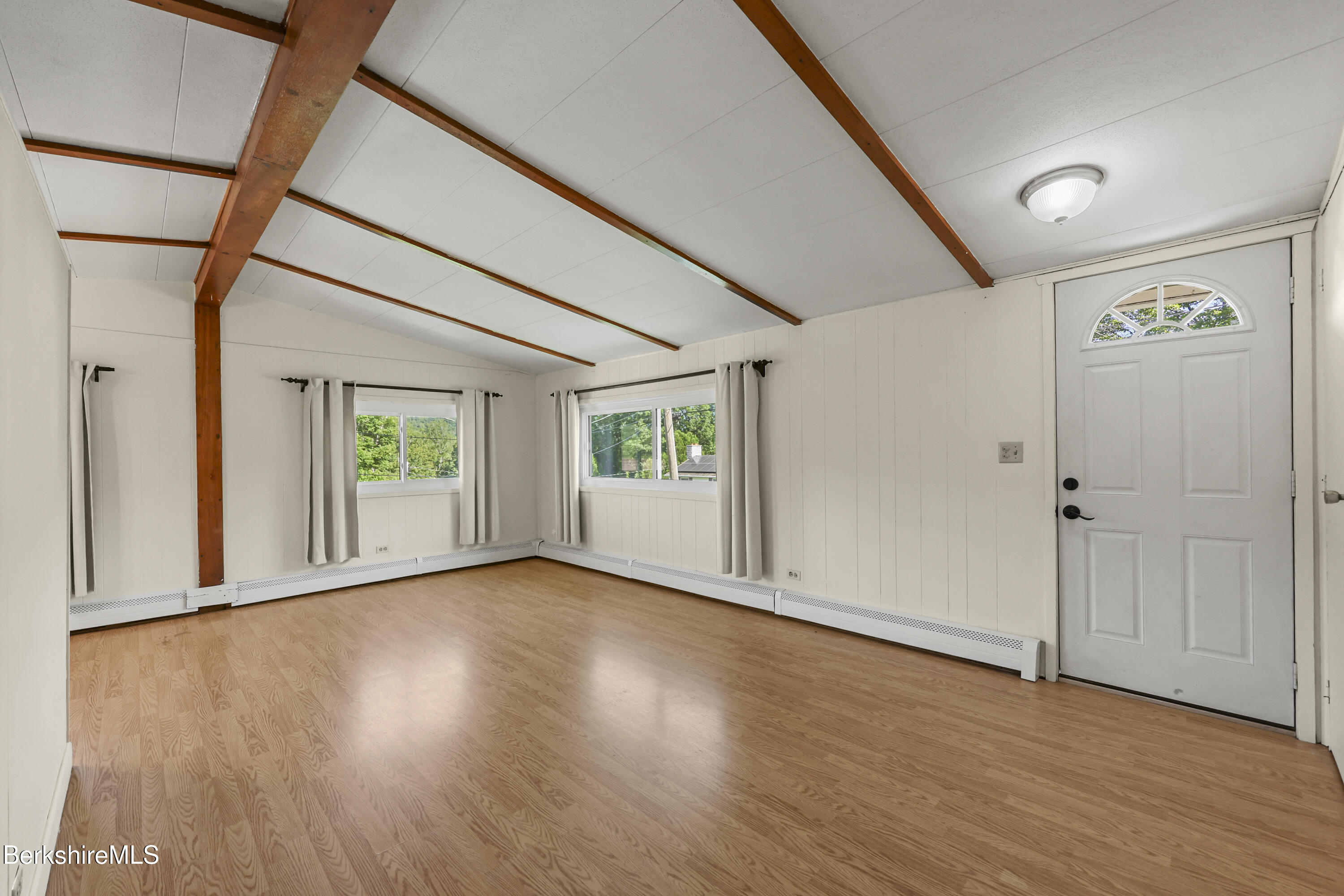 20 Overlook Terrace Adams, MA 01220 - Photo 3 of 32 Living Room