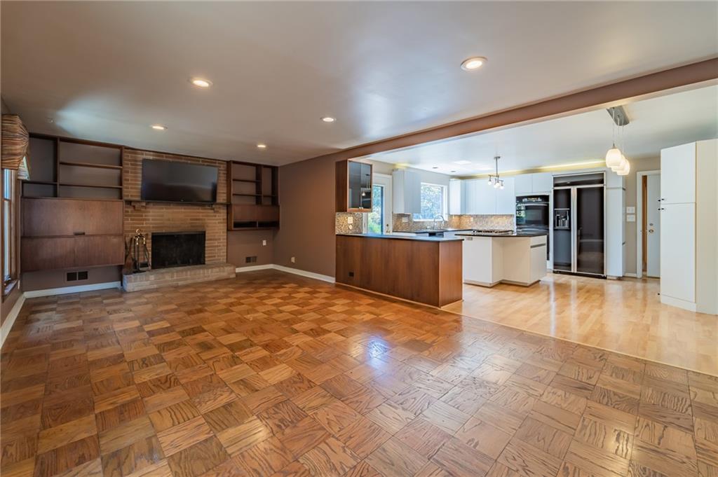 770 Pinoak Road Pittsburgh, PA 15243 - Photo 4 of 25 Gallery Image 4