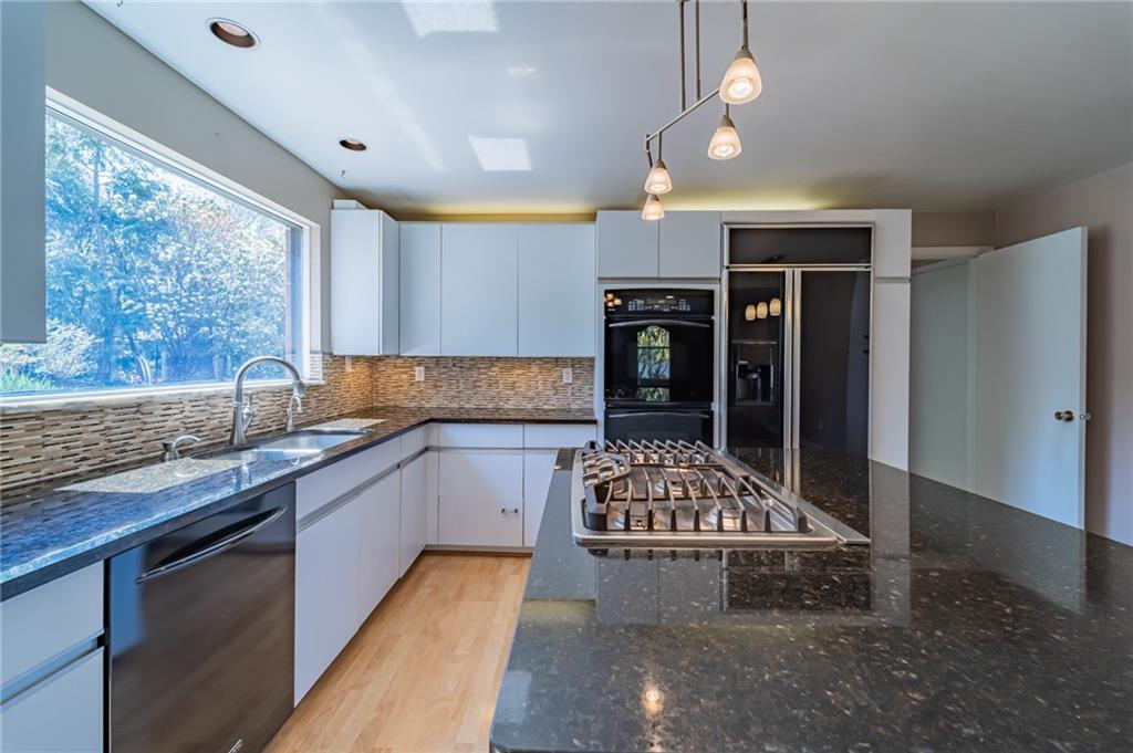 770 Pinoak Road Pittsburgh, PA 15243 - Photo 6 of 25 Gallery Image 6