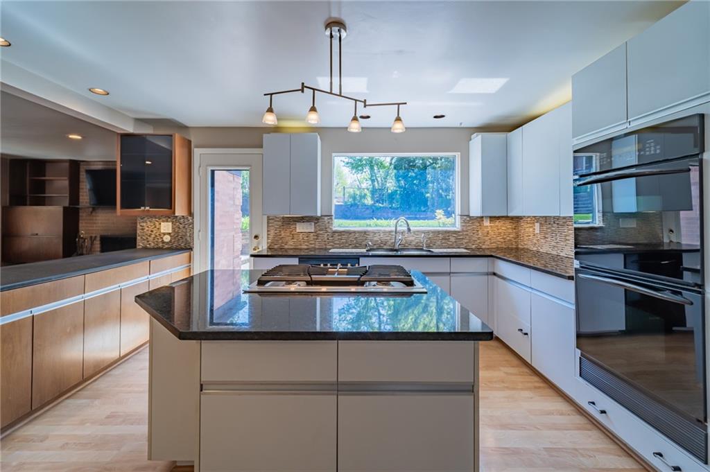 770 Pinoak Road Pittsburgh, PA 15243 - Photo 7 of 25 Gallery Image 7