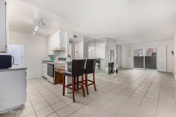 $200,000 | 5525 East Thomas Road, Unit M16, Phoenix, AZ 85018