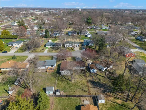 a picture of a bench