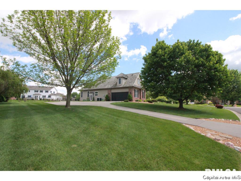 9 Hickory Ridge Lane Springfield, IL 62707 - Photo 3 of 35 Gallery Image 3