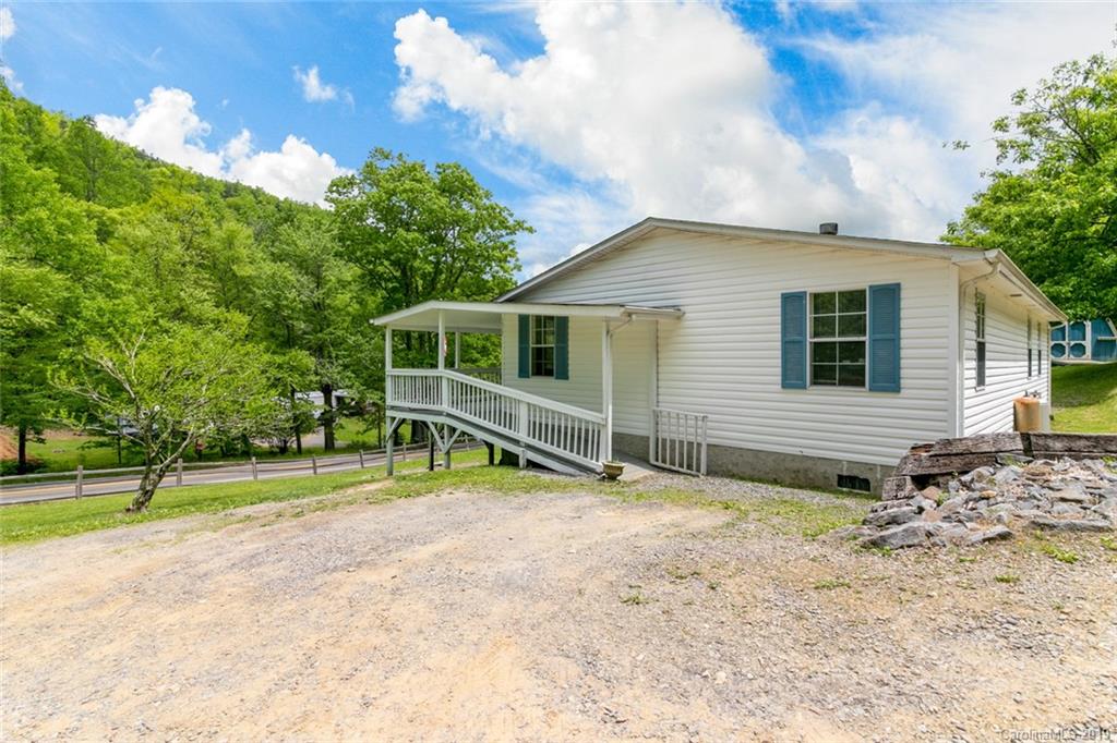 1577 Old Fort Road Fairview, NC 28730 - Photo 8 of 37 Gallery Image 8