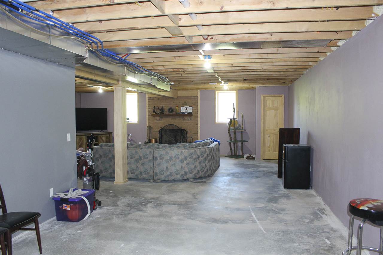 4488 East Millbrook Road Mount Pleasant, MI 48858 - Photo 31 of 38 1875980-30.JPG