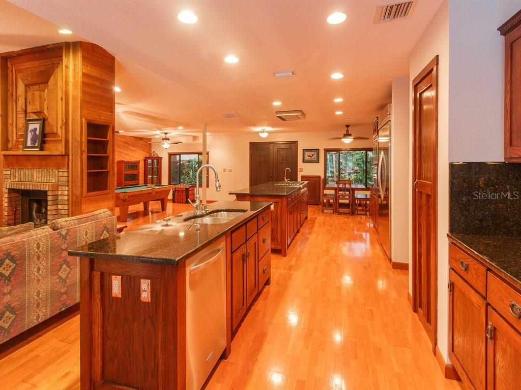 116 Valencia Loop Altamonte Springs, FL 32714 - Photo 8 of 25 Gallery Image 8