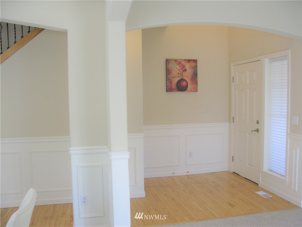 1219 187th Street Southeast Bothell, WA 98012 - Photo 4 of 39