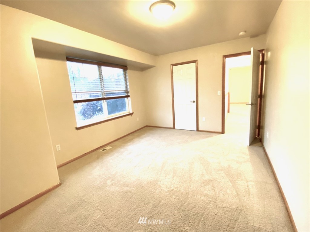1219 187th Street Southeast Bothell, WA 98012 - Photo 31 of 39
