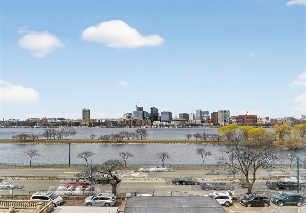 290 Beacon Street, Unit 4 Boston, MA 02116 - Photo 2 of 12 a view of a lake and city