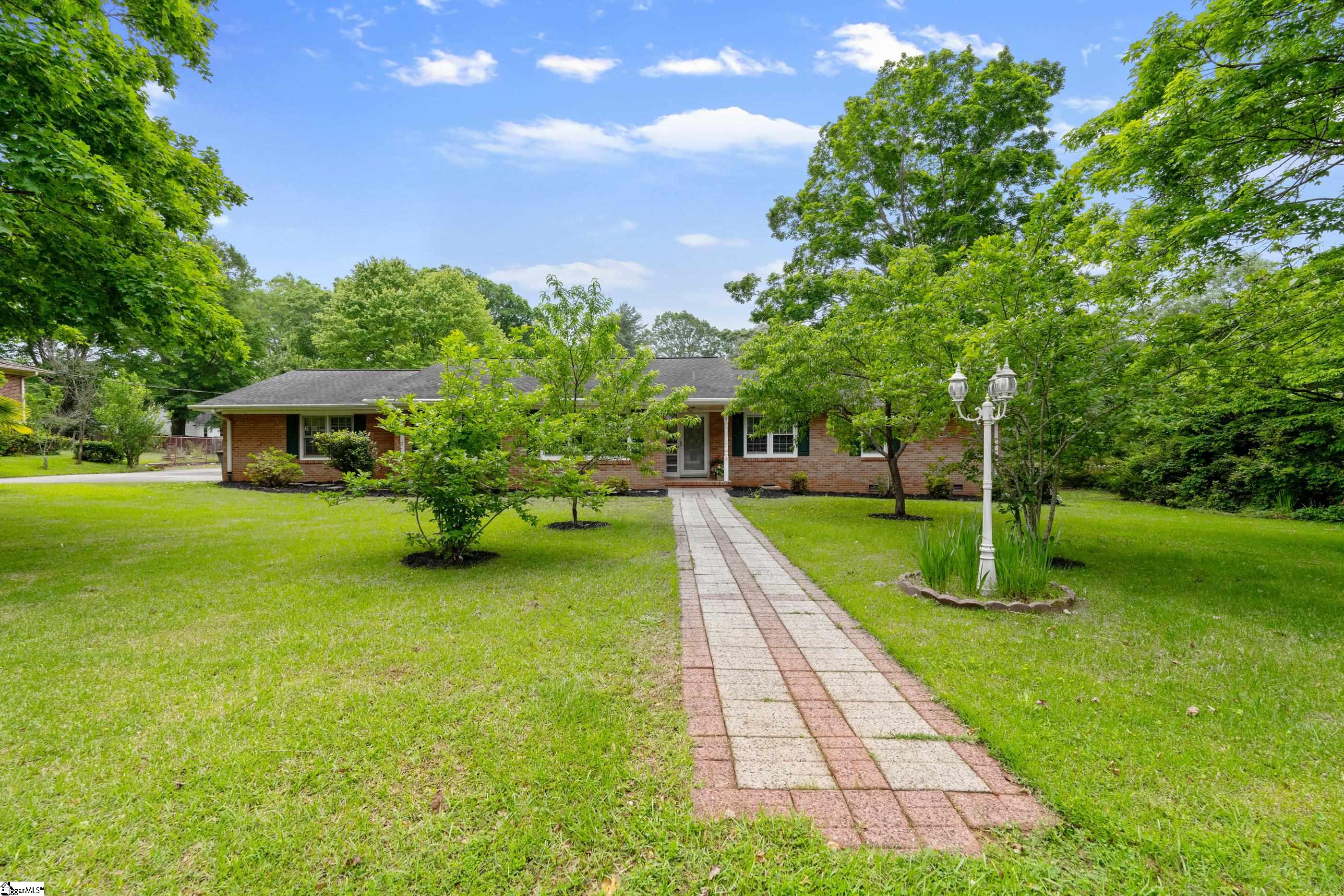 5 Covington Road Greenville, SC 29617 - Photo 4 of 35 Gallery Image 4