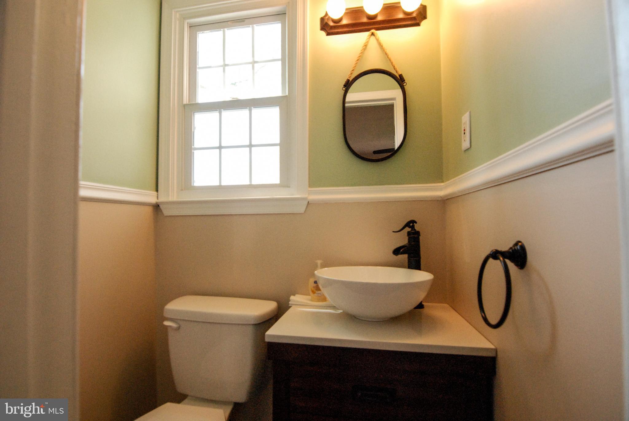 614 Venture Road Hockessin, DE 19707 - Photo 19 of 47 Updated powder room