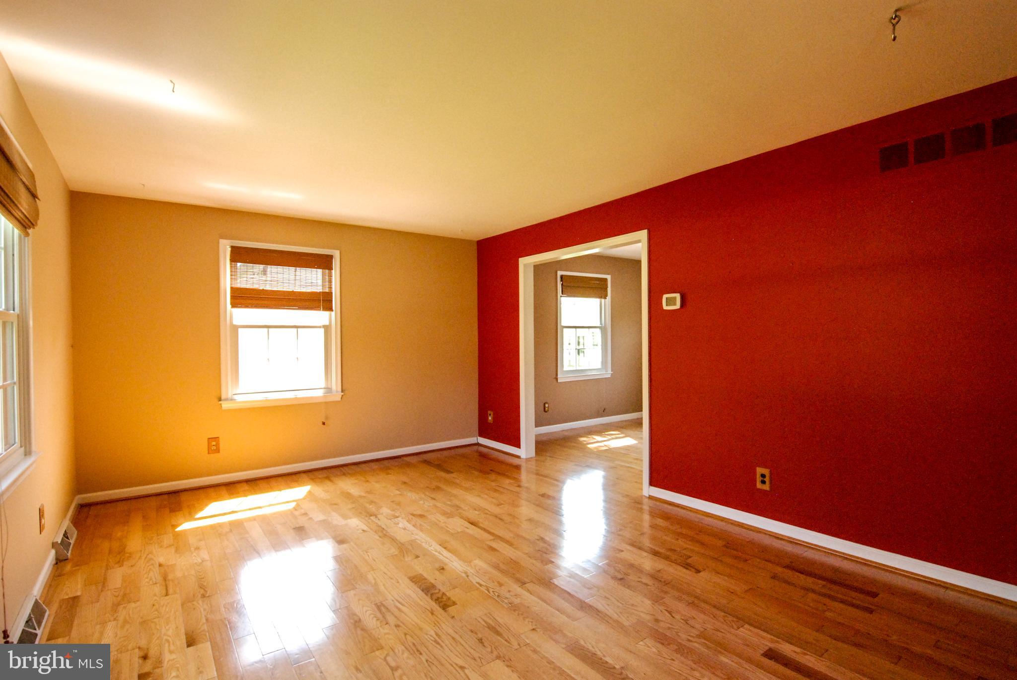 614 Venture Road Hockessin, DE 19707 - Photo 5 of 47 Living room from entry hall