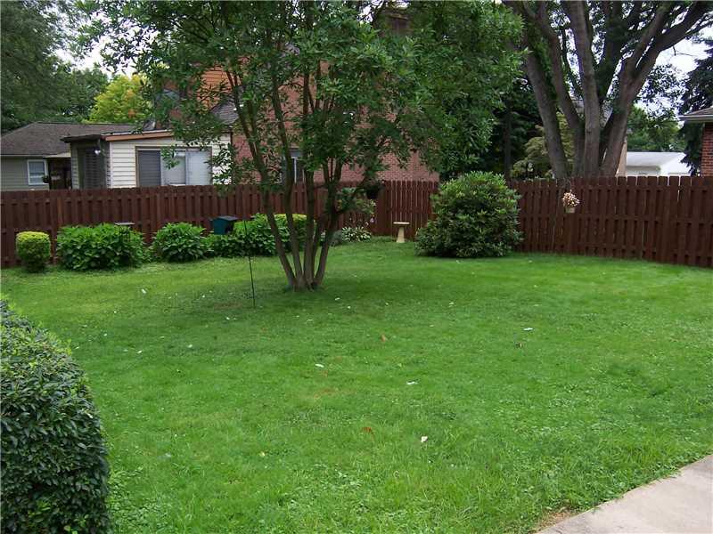 950 Highland Road Sharon, PA 16146 - Photo 21 of 22 Exterior Back.