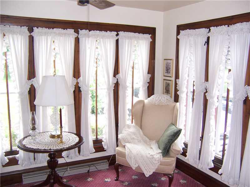 950 Highland Road Sharon, PA 16146 - Photo 8 of 22 Sunroom.