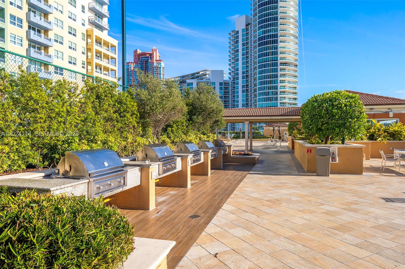 90 Alton Road, Unit 1405 Miami Beach, FL 33139 - Photo 33 of 39 Gallery Image 33