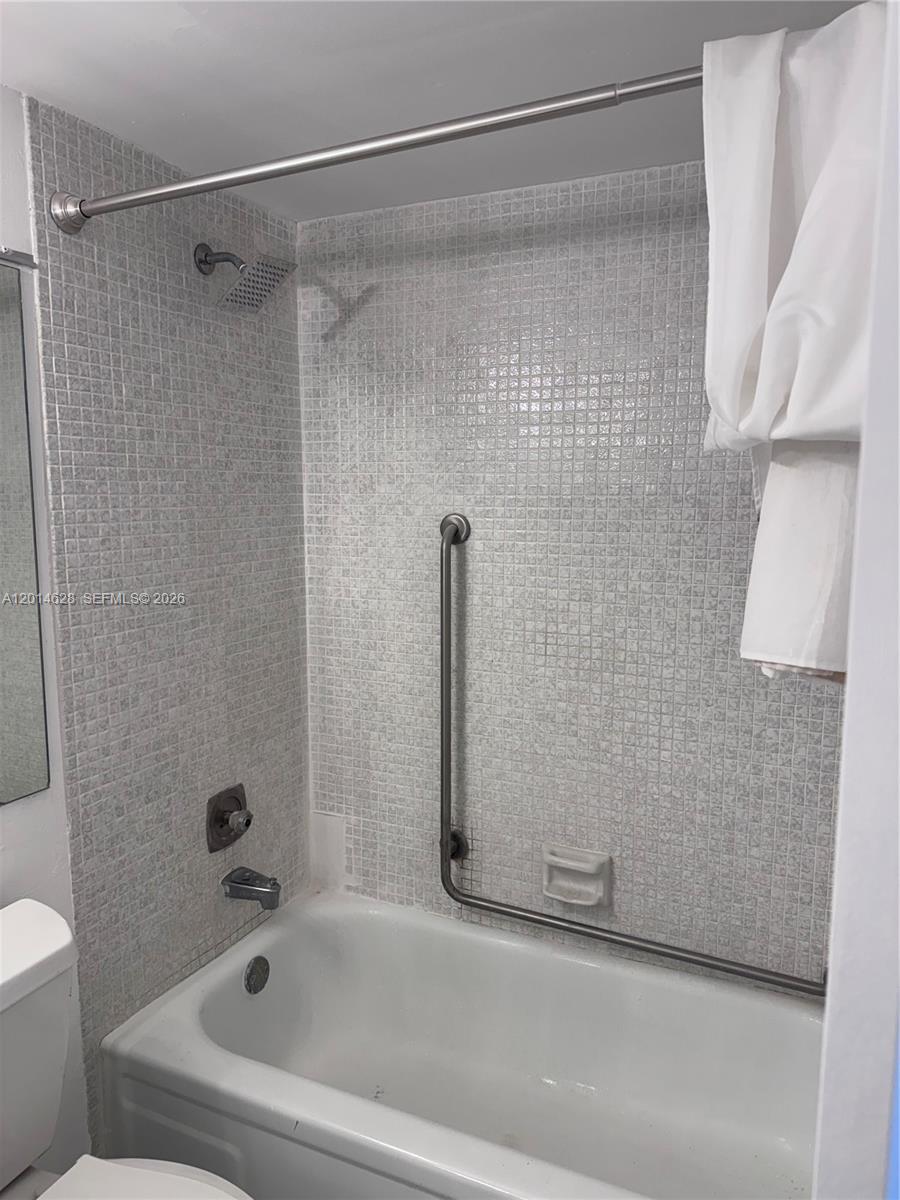 272 Dorset G, Unit G Boca Raton, FL 33434 - Photo 9 of 12 Photo 9