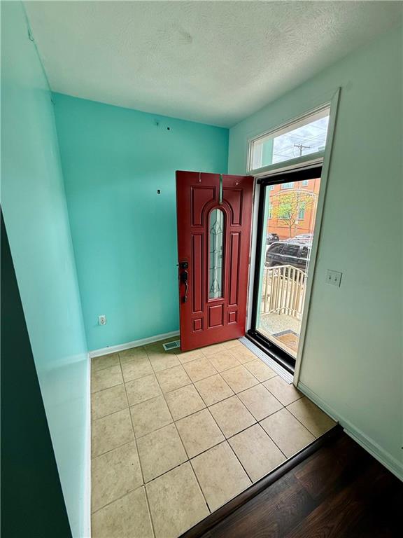 1352 Federal Street Pittsburgh, PA 15212 - Photo 2 of 26 Entry