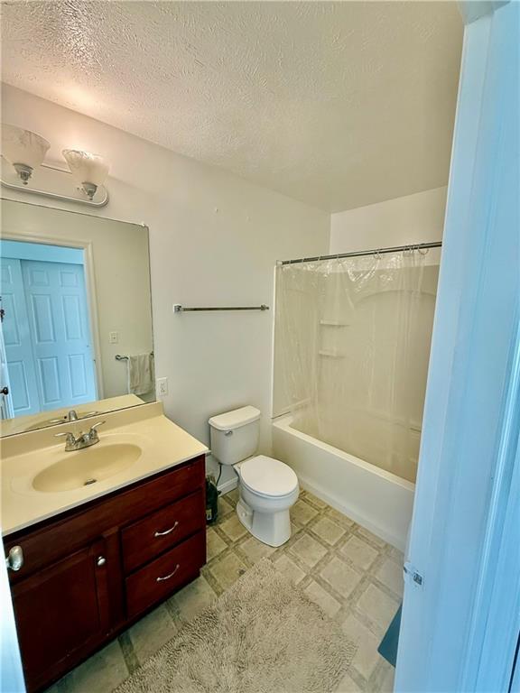 1352 Federal Street Pittsburgh, PA 15212 - Photo 22 of 26 3rd floor bath