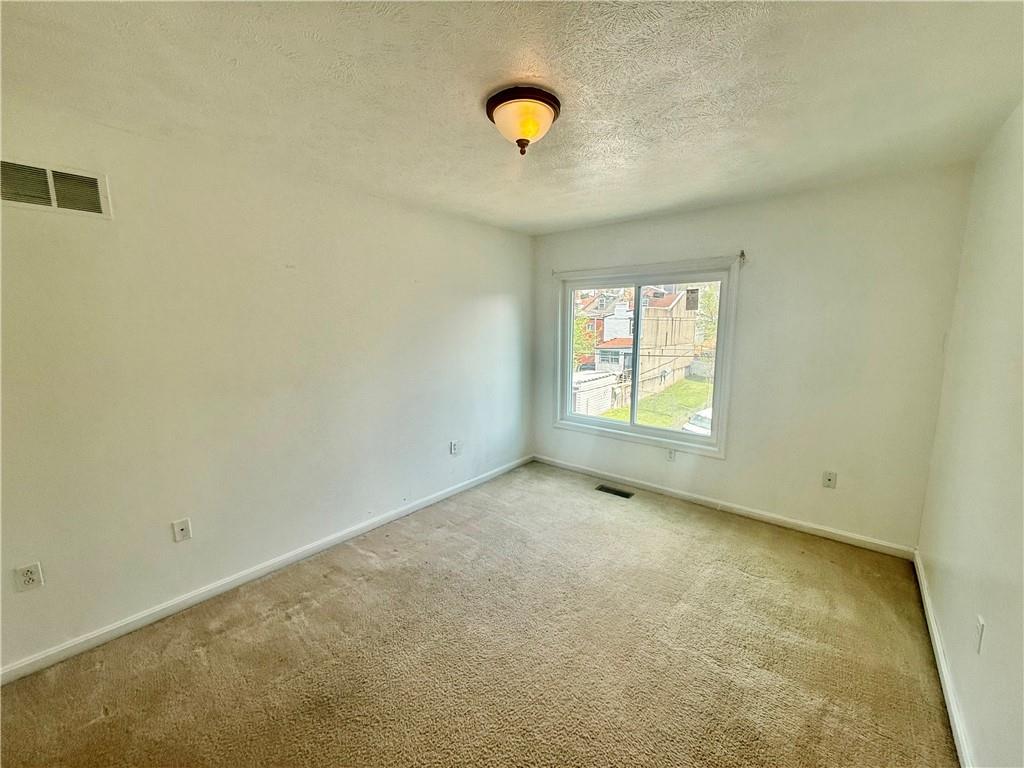 1352 Federal Street Pittsburgh, PA 15212 - Photo 26 of 26 Bedroom #3