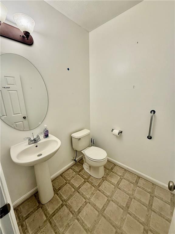 1352 Federal Street Pittsburgh, PA 15212 - Photo 9 of 26 1st floor powder room