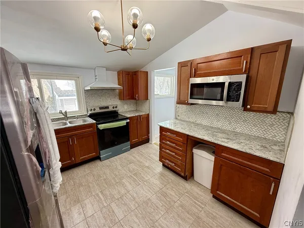 $2,745 | 2 Ilex Lane, Clay, NY 13090