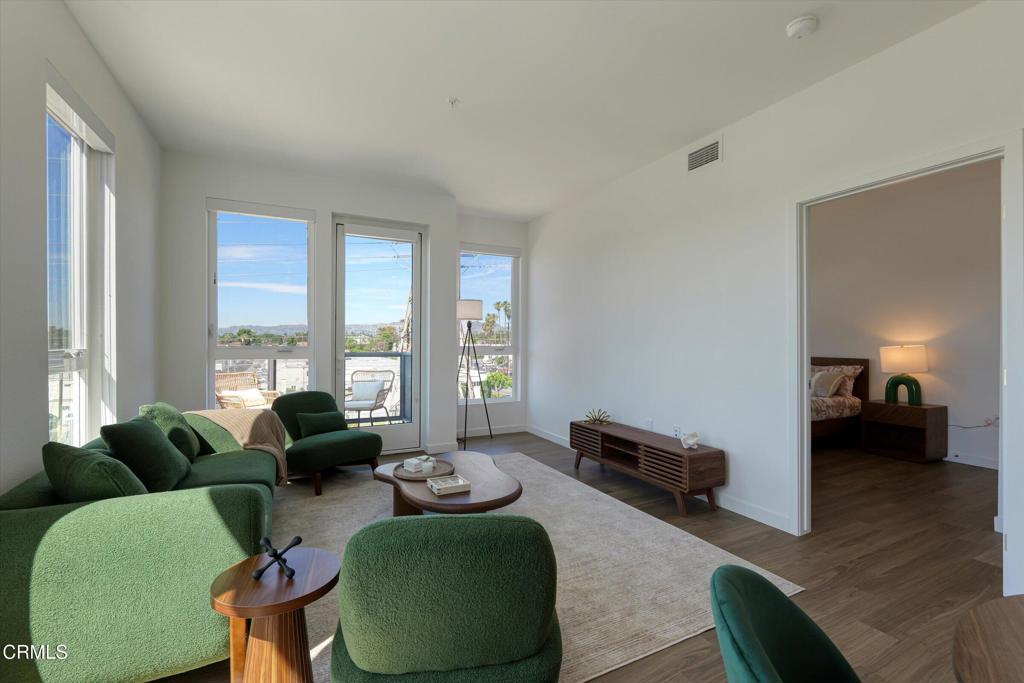18900 Parthenia Street, Unit 101 Northridge, CA 91324 - Photo 12 of 38 53-18900 Parthenia St-53