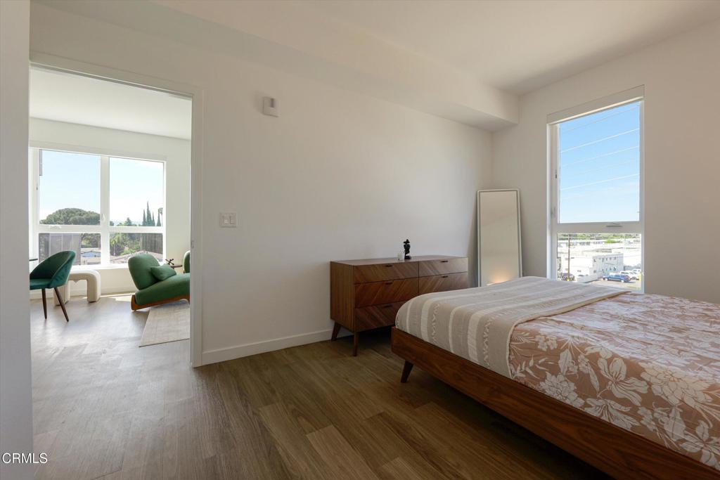 18900 Parthenia Street, Unit 101 Northridge, CA 91324 - Photo 21 of 38 42-18900 Parthenia St-42