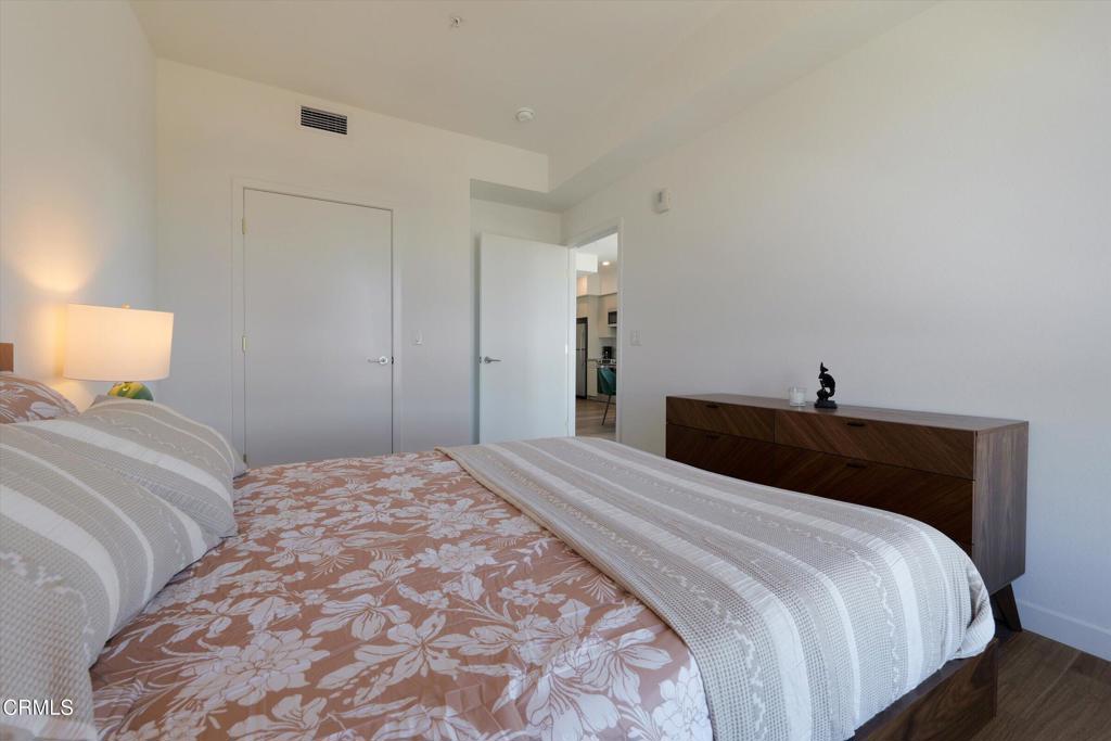 18900 Parthenia Street, Unit 101 Northridge, CA 91324 - Photo 24 of 38 45-18900 Parthenia St-45