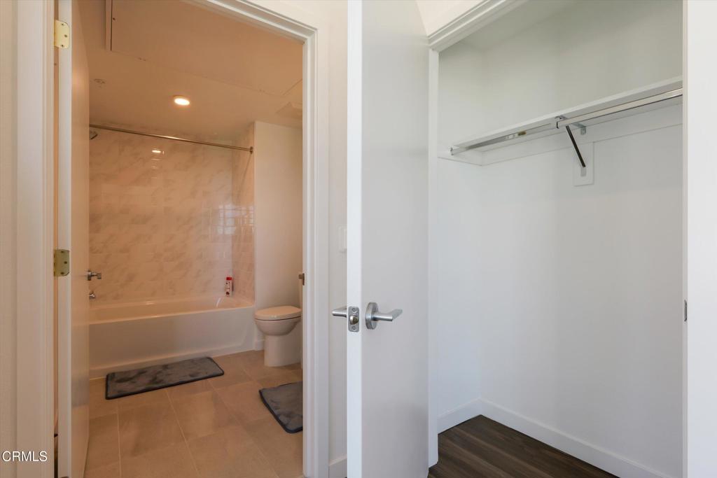 18900 Parthenia Street, Unit 101 Northridge, CA 91324 - Photo 26 of 38 36-18900 Parthenia St-36